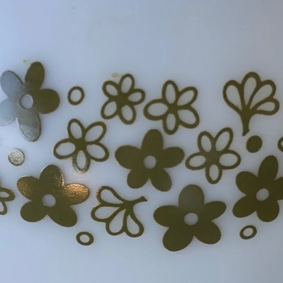 1970s Spring Blossom Pyrex Cinderella #443, 2.5 Quart Bowl - Picture 6 of 9